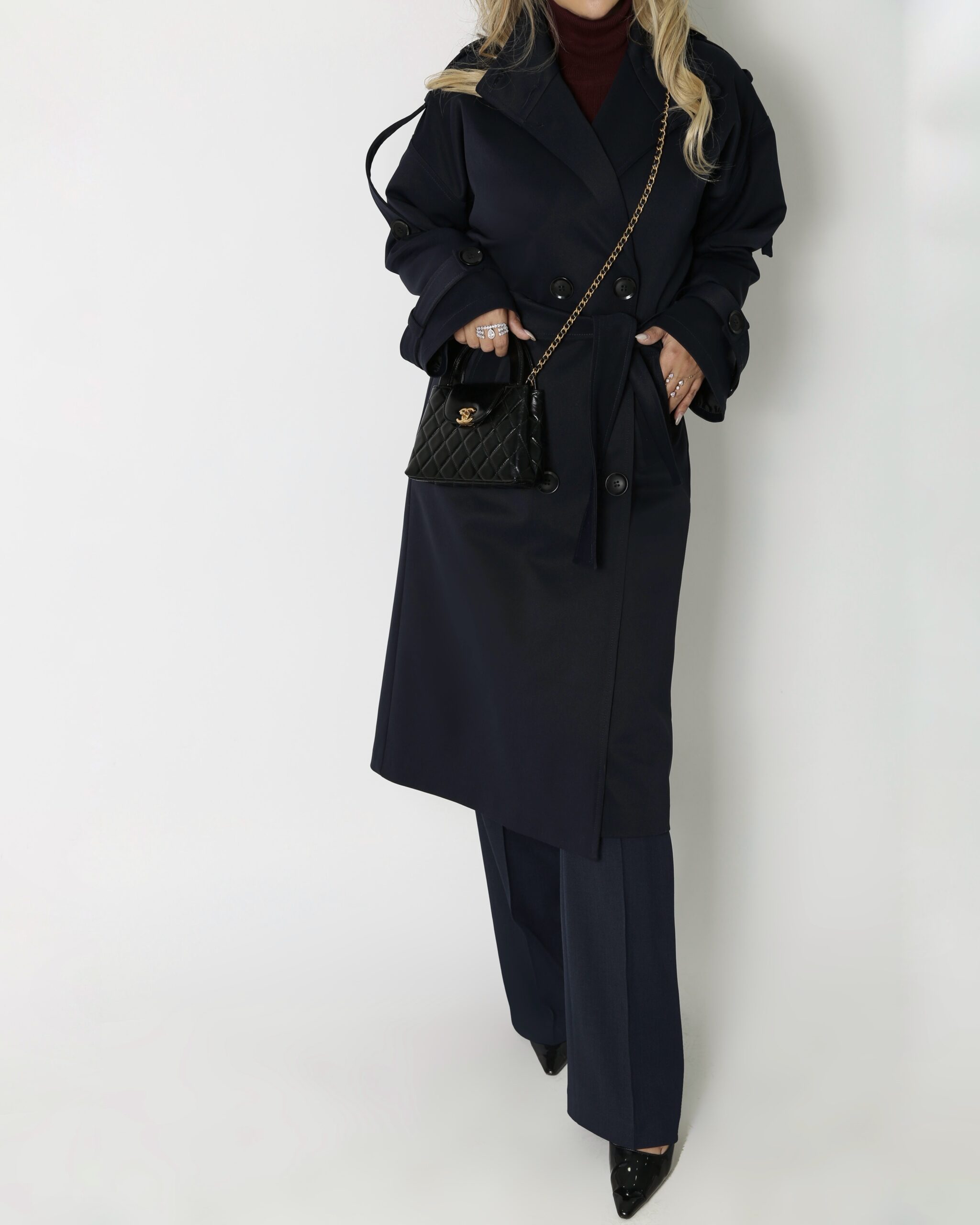 بهترین مدلهای بارانی زنانه برای پاییز 1404 + راهنمای خرید و استایل